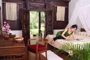 11kerala_house_interior_02