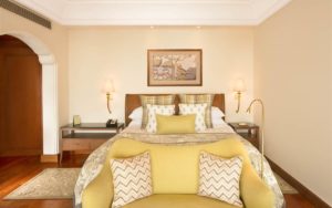 Deluxe_Bedroom