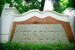 _0000_Vedasudha-Eingang-1024×683